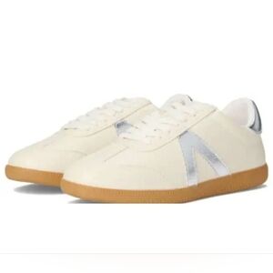 MIA KLAIR LACE UP WOMEN'S SNEAKERS